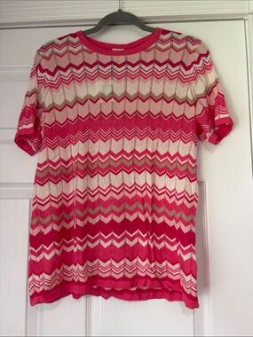 Final sale- nwt-L Anne Klein Pink and Cream Chevron Short Sleeve Knit Top